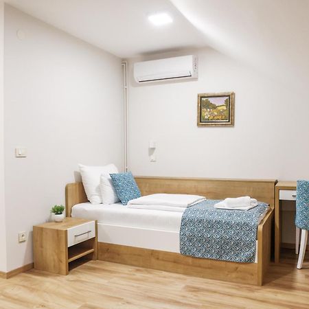 Grand Park Rooms & Apartments Čačak Extérieur photo
