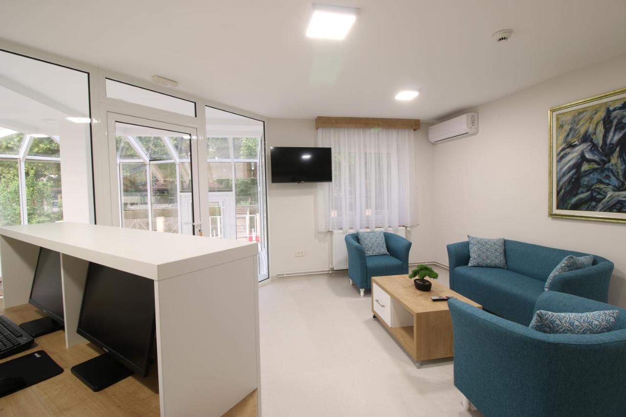 Grand Park Rooms & Apartments Čačak Extérieur photo