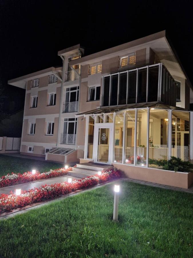 Grand Park Rooms & Apartments Čačak Extérieur photo