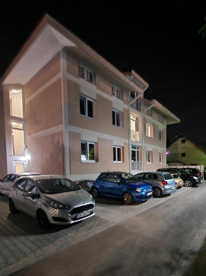 Grand Park Rooms & Apartments Čačak Extérieur photo