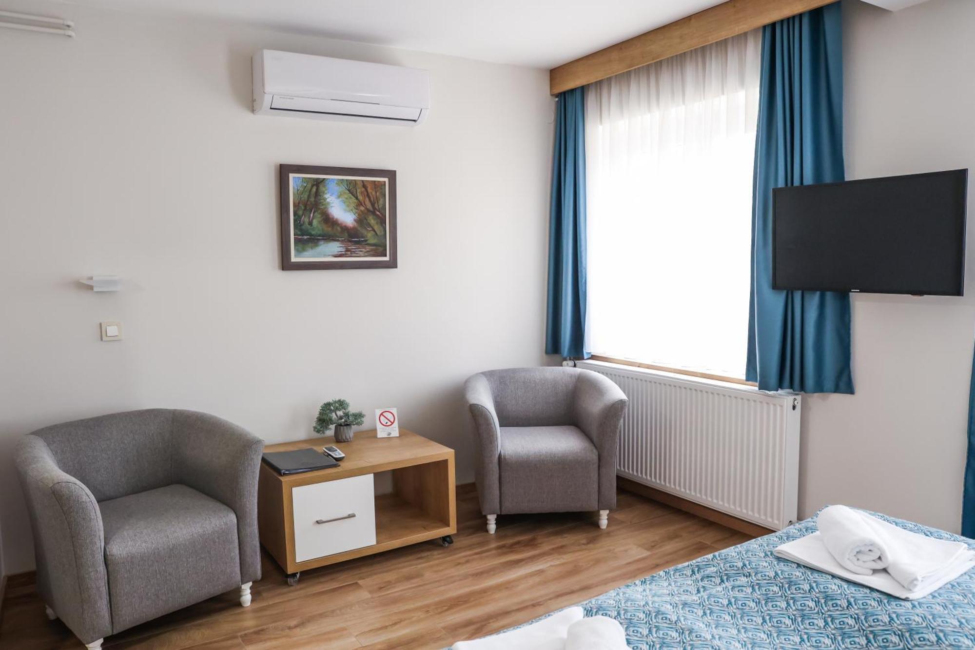 Grand Park Rooms & Apartments Čačak Extérieur photo